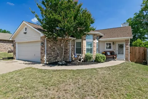 5528 Stone Meadow Ln, Fort Worth, TX 76179