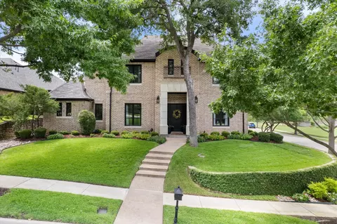 2319 Royal Oaks Dr, Mansfield, TX 76063