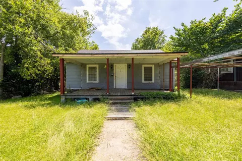 914 W Angeline St, Groesbeck, TX 76642