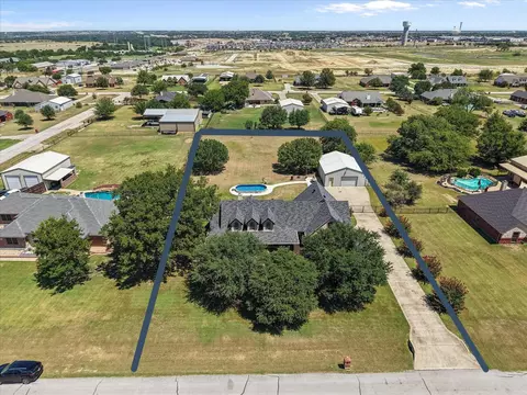 2740 Comanche Moon Dr, Fort Worth, TX 76179