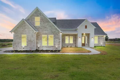 500 Kirkland Ct, Azle, TX 76020
