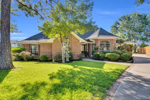 7011 Hunter Cove Dr, Arlington, TX 76001