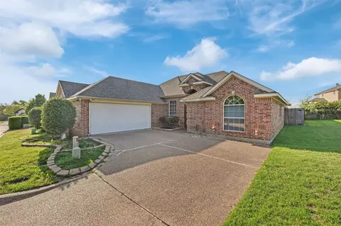 3804 Starr Ln, Arlington, TX 76016