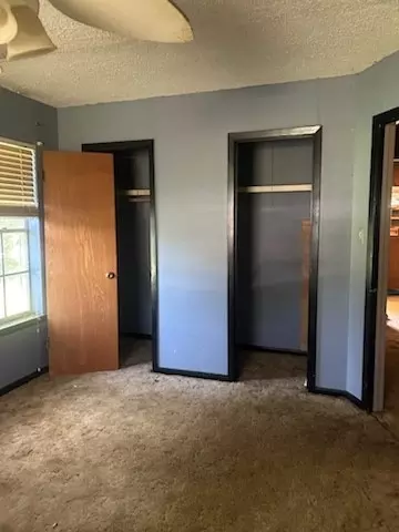 Bedroom - 398 W Sam Rayburn Rd, Ector, TX 75439 photo 4 of 6
