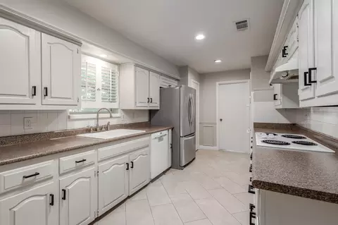 Kitchen - 1002 E Spring Valley Rd, Richardson, TX 75081 photo 3 of 3