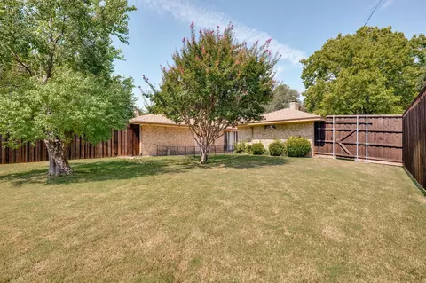 Exterior - 1002 E Spring Valley Rd, Richardson, TX 75081 photo 5 of 5