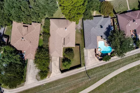 View/Area - 1002 E Spring Valley Rd, Richardson, TX 75081 photo 1 of 4