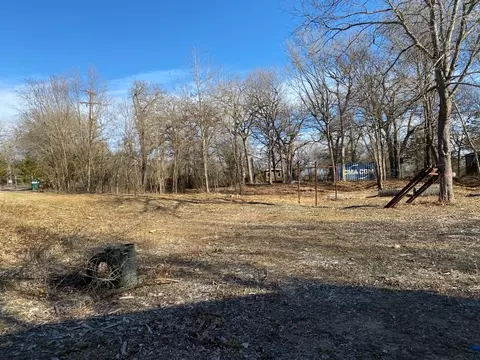 1032 E Sears St, Denison, TX 75021 photo 12