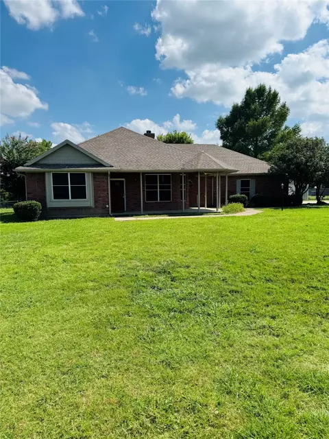 318 Meadowview Cir, Van Alstyne, TX 75495