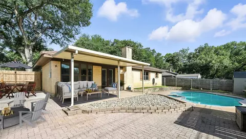 2205 Cambridge Dr, Hurst, TX 76054 photo 2