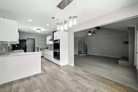 2205 Cambridge Dr, Hurst, TX 76054 photo 22