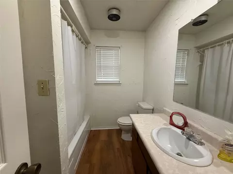 Bath - 102 Aztec Cir, Comanche, TX 76442 photo 3 of 3