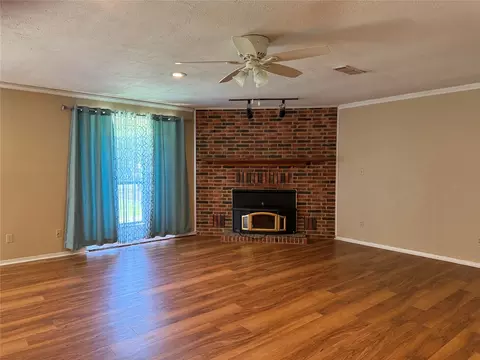 Living - 102 Aztec Cir, Comanche, TX 76442 photo 4 of 6