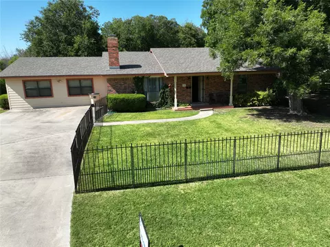 Exterior - 102 Aztec Cir, Comanche, TX 76442 photo 5 of 8