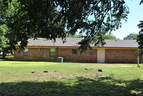 Exterior - 102 Aztec Cir, Comanche, TX 76442 photo 8 of 8