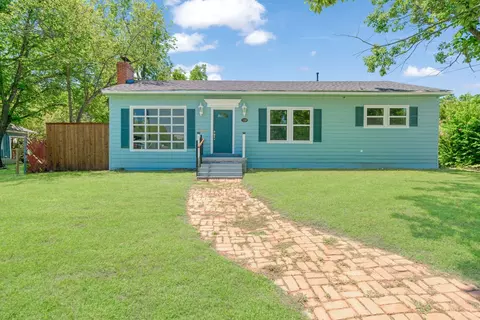 1100 Pine Blf, Paris, TX 75460