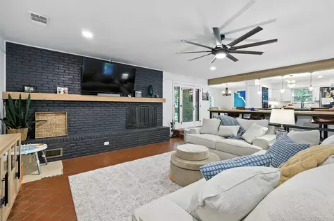 1806 Stonegate Dr, Denton, TX 76205