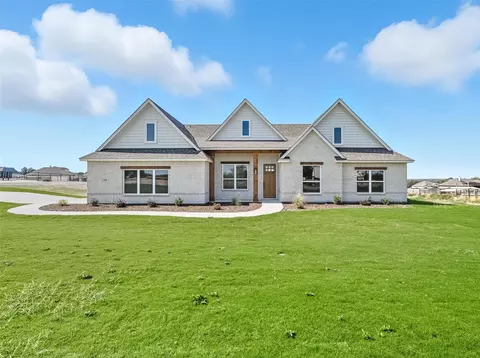 352 Sanger Dr, Springtown, TX 76082