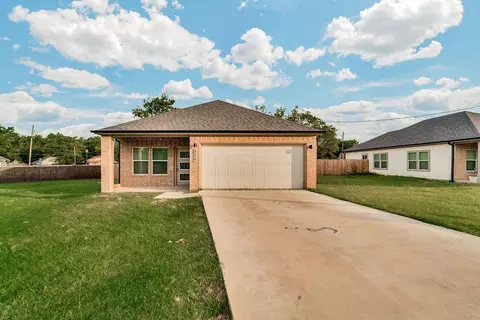 809 Jefferson St E, Sulphur Springs, TX 75482