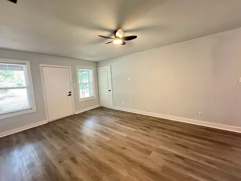 503 E 9th St, Irving, TX 75060 photo 2