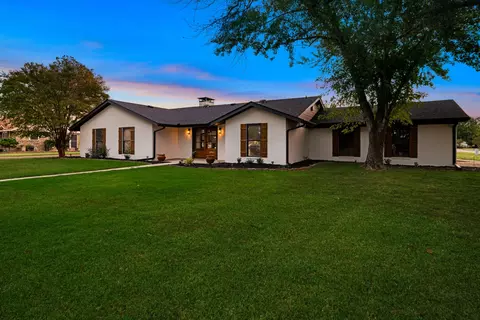 3910 Miranda Dr, Paris, TX 75462