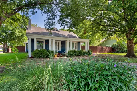 823 W Fischer St, Sherman, TX 75092