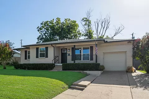 805 Jackson St, Rockwall, TX 75087