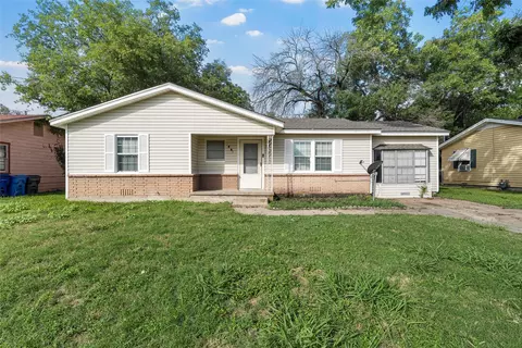 2431 S 26th St, Waco, TX 76706