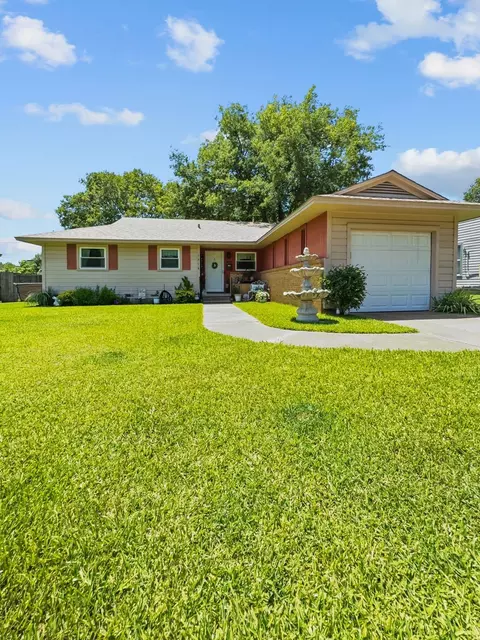1518 N Ricketts St, Sherman, TX 75092