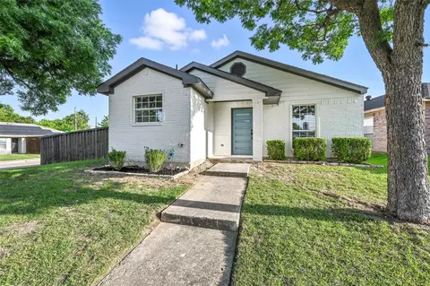 10215 Shelburne Dr, Dallas, TX 75227