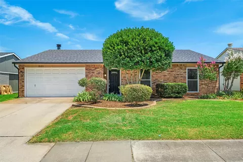5121 Worley Dr, The Colony, TX 75056