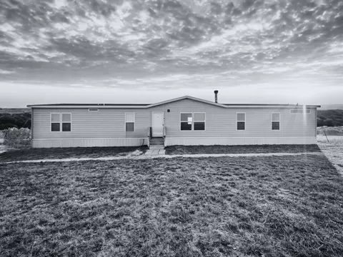 10026 County Road 4350, Frost, TX 76641