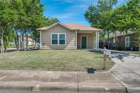 1601 E Leuda St, Fort Worth, TX 76104