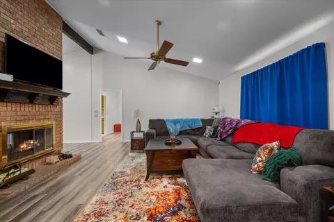 11001 Tree Lake Dr, Waco, TX 76708 photo 4