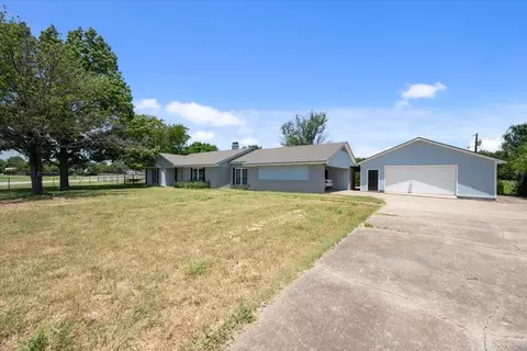 11001 Tree Lake Dr, Waco, TX 76708 photo 3