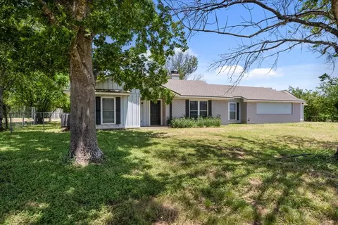 11001 Tree Lake Dr, Waco, TX 76708 photo 2