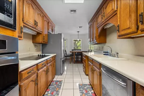 11001 Tree Lake Dr, Waco, TX 76708 photo 9