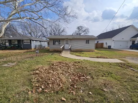 536 N Bryant Ave, Midlothian, TX 76065
