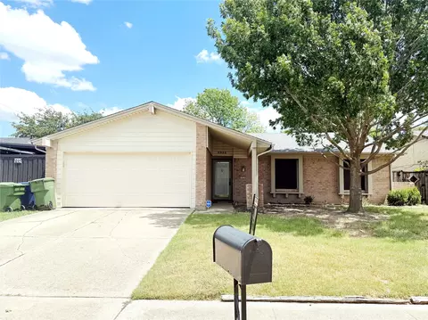 2922 Golden Meadow Dr, Garland, TX 75044