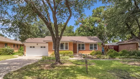 2953 Lavita Ln, Farmers Branch, TX 75234
