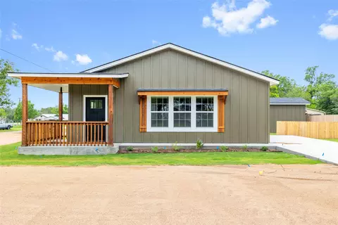 512 Fifth St, Blanket, TX 76432