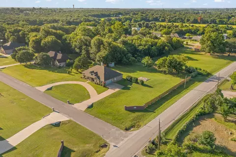 5100 Willow Chase Dr, Burleson, TX 76028