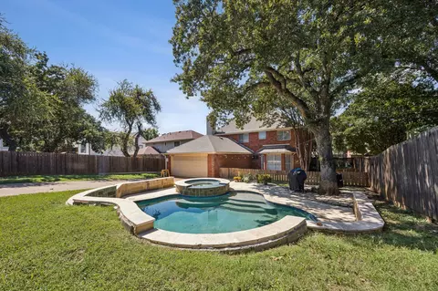 2207 Wren Ln, Lewisville, TX 75077
