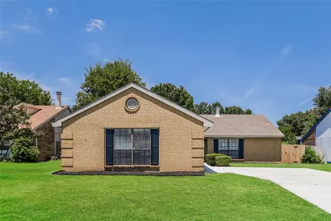 2505 Edinburgh St, Arlington, TX 76018