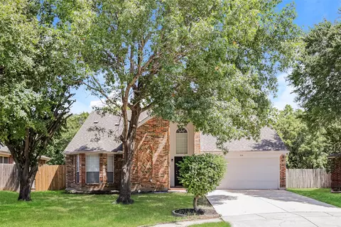 304 Meadow St, Saginaw, TX 76179