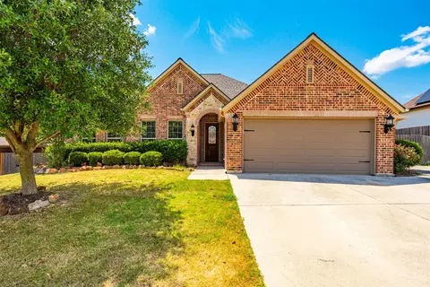 7373 Lake Rock Dr, Fort Worth, TX 76179
