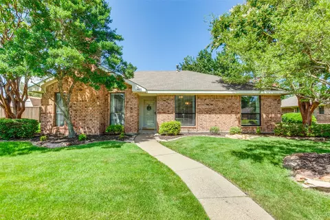 2407 Southridge Dr, Sachse, TX 75048