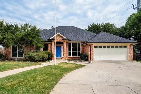 7113 Meandering Ct, North Richland Hills, TX 76182