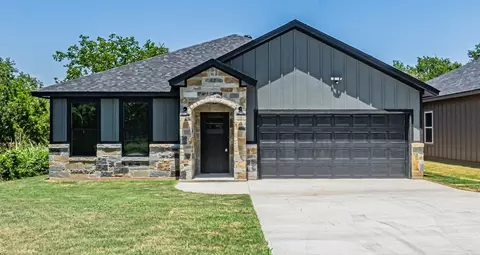 1405 Irvin St, Bridgeport, TX 76426