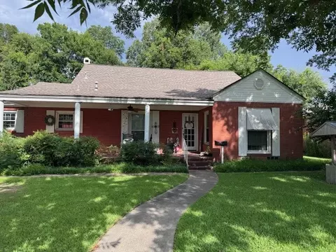 606 N Johnson St, Mineola, TX 75773